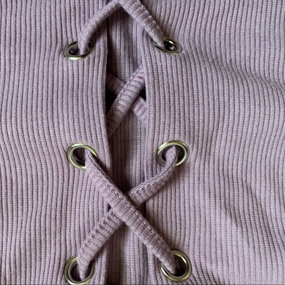 Lace front crop top - Picture 1 of 3